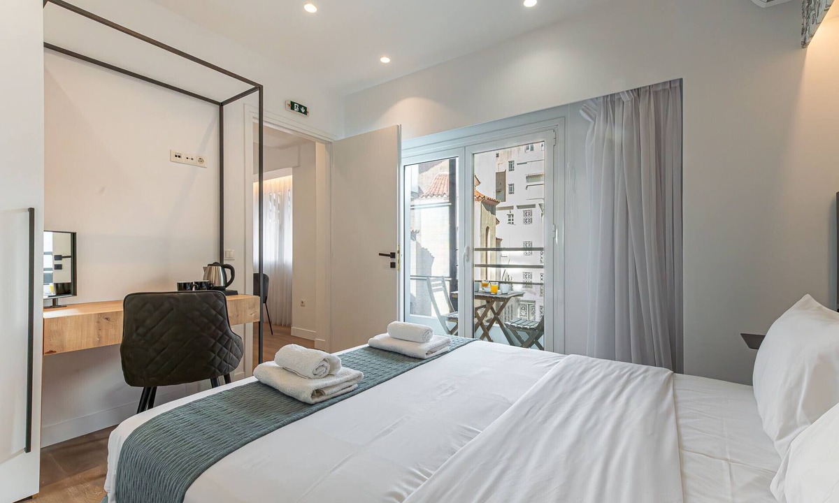 Ampelokipoi Bed & Breakfast | Kriel Suites by LIV Homes 201