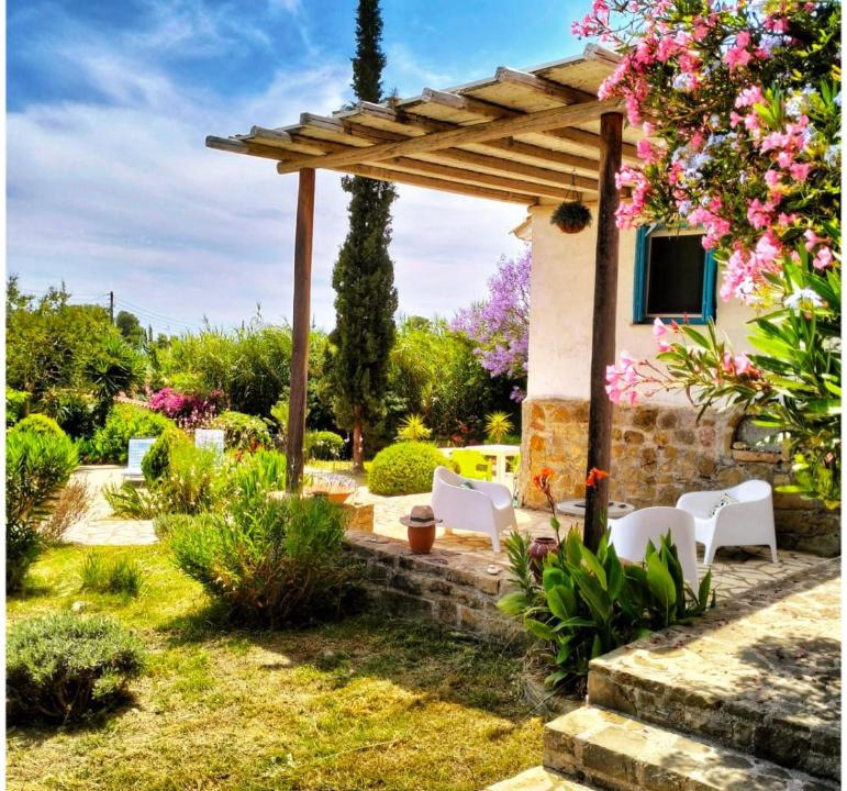 Grizokambos House | Lemon Tree Cottage