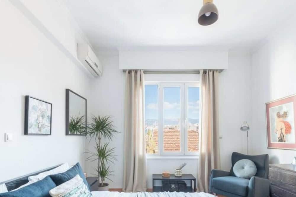 Thissio Apartment | Light-Filled, Central Athens Escape near Acropolis