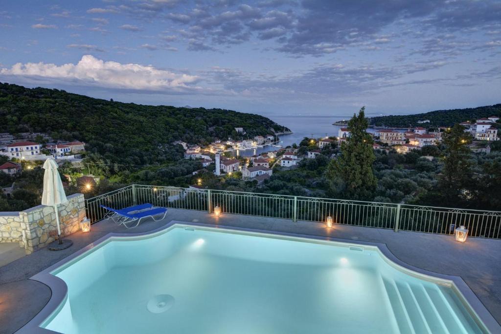 Kioni Apartment | Likoudis Villas Suites,Traditional Ithacan Hospitality Above Kioni Harbot