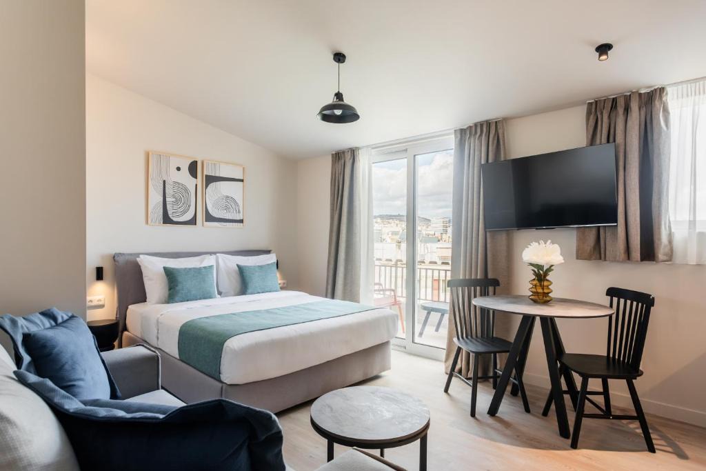 Zografos Apartment | Link by Zoia Living