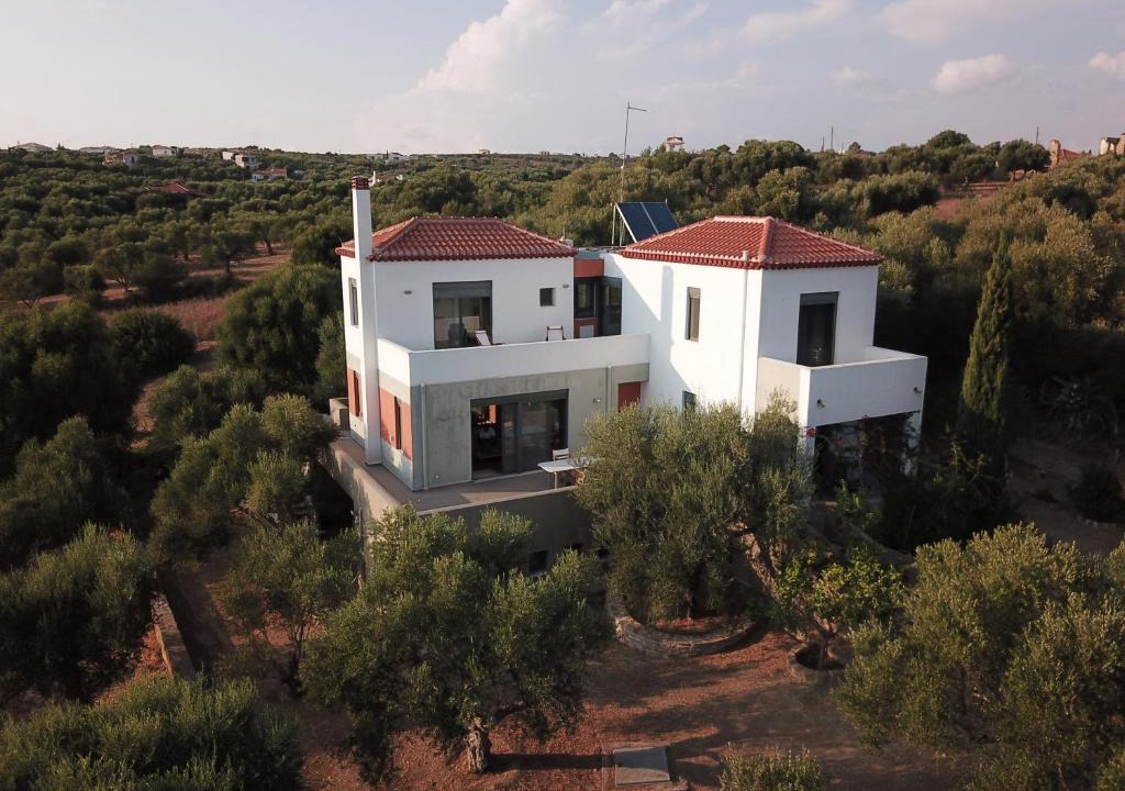Pylos-Nestoras Villa | LIOFYTO - Stylish villa with views to Foinikounda bay