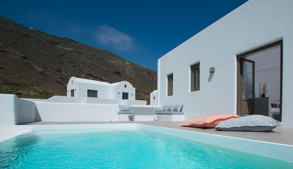 Imerovigli Villa | Luxury Santorini Villa Villa Deluxe Suite Private Pool Sea View Imerovigli