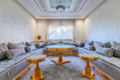 Secteur Touristique Apartment | Luxury Seafront Apartment 102sqm with 2 Bedrooms and Wi-Fi Unlimited