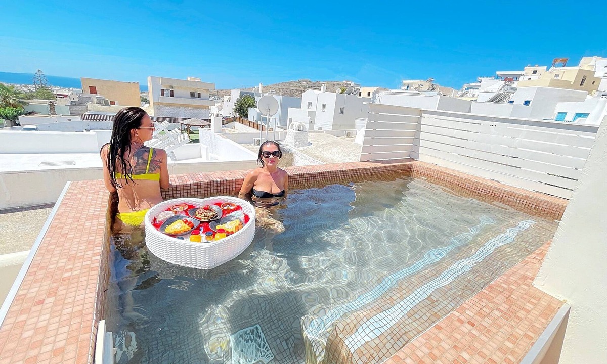 Emporio Villa | Luxury Villa with Rooftop Pool and Hammam