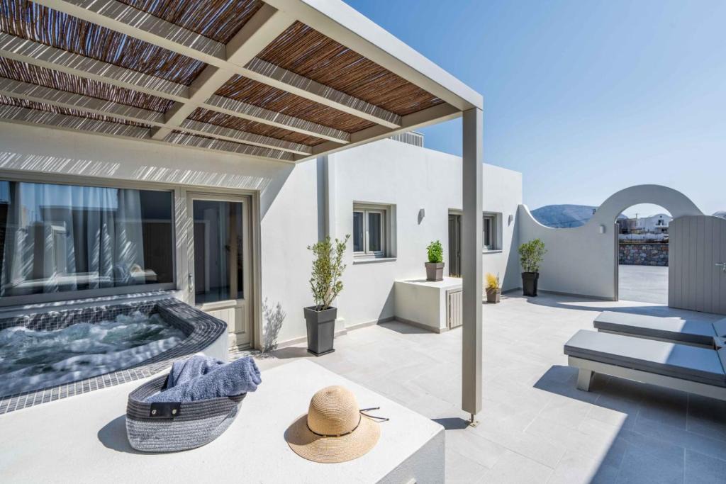 Vlychada Villa | New Sea Serenity Villas Next to the Sea With Private Jacuzzi