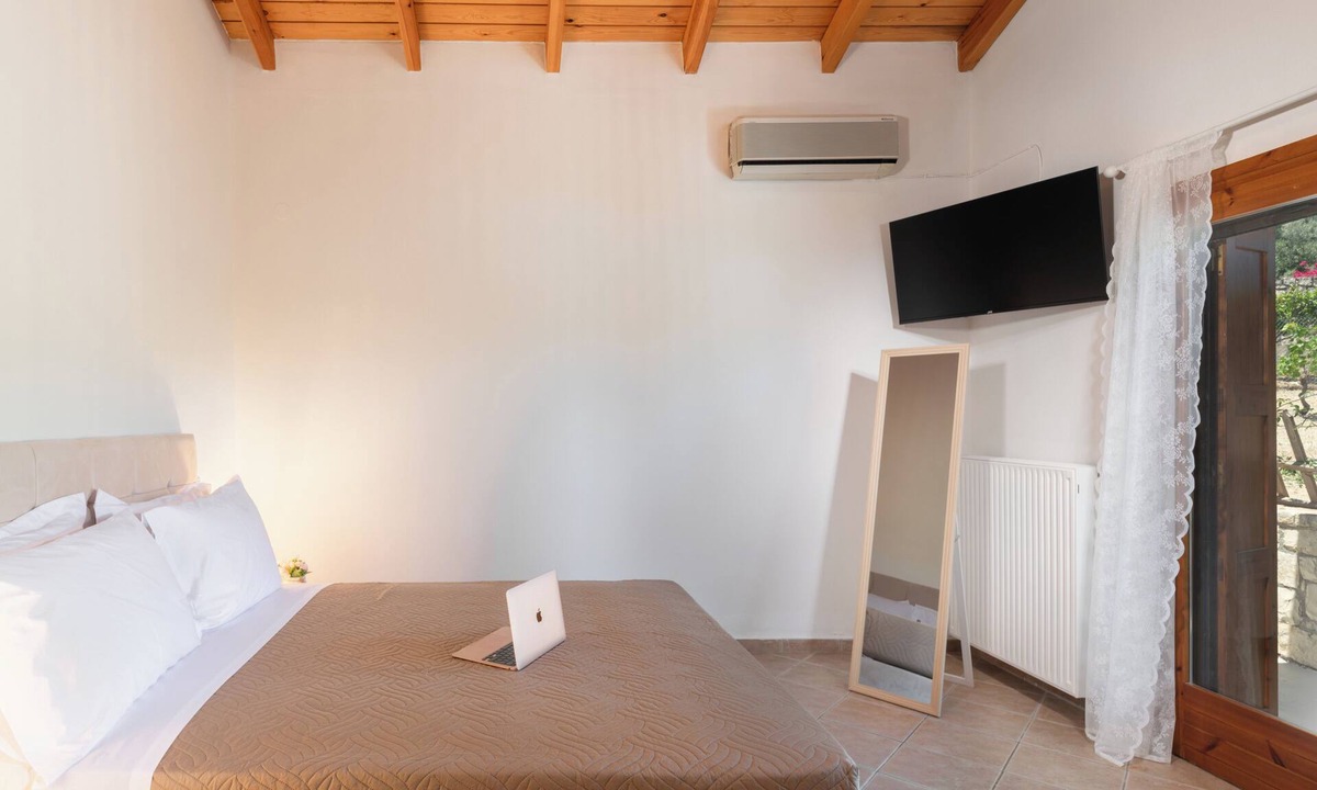 Archanes House | Newly renovated 3 bedroom traditional cretan villa