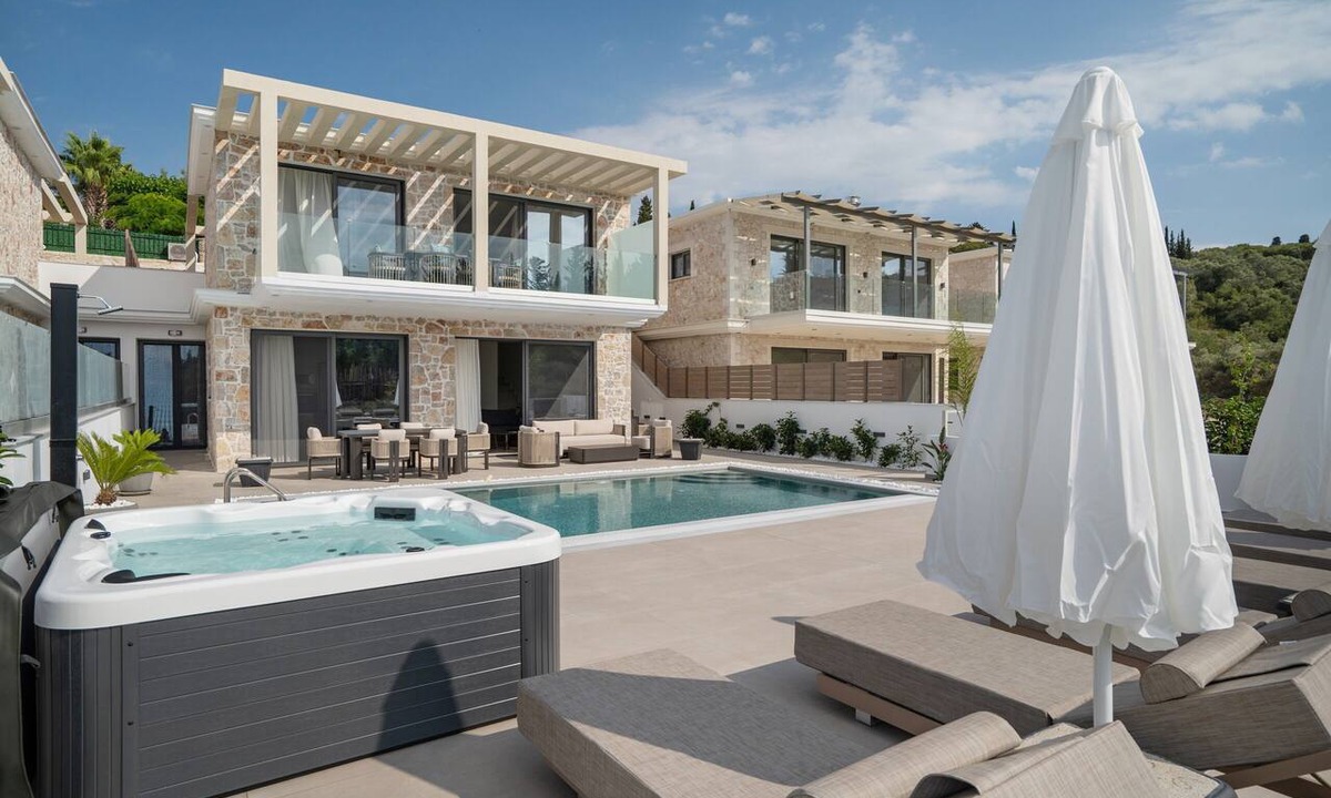 Tsoukaladhes Villa | Norelia Luxury Villa Pool, Jacuzzi & Sunset Views