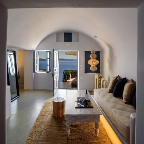 Oia Apartment | Nostos Apartments