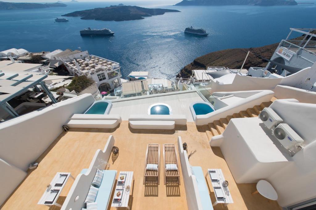 Fira House | On the Cliff Suites
