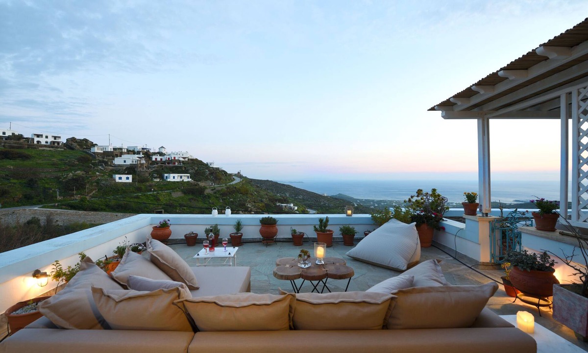 Tinos Town House | Pano Spiti - Artful Home with Sea View