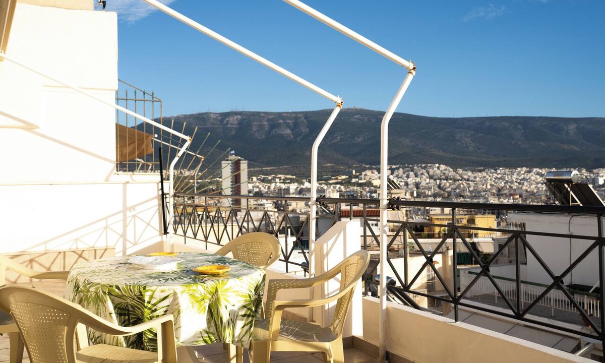 Ampelokipoi Apartment | Premium Penthouse with Stunning Views and Free Gated Parking next to Metro
