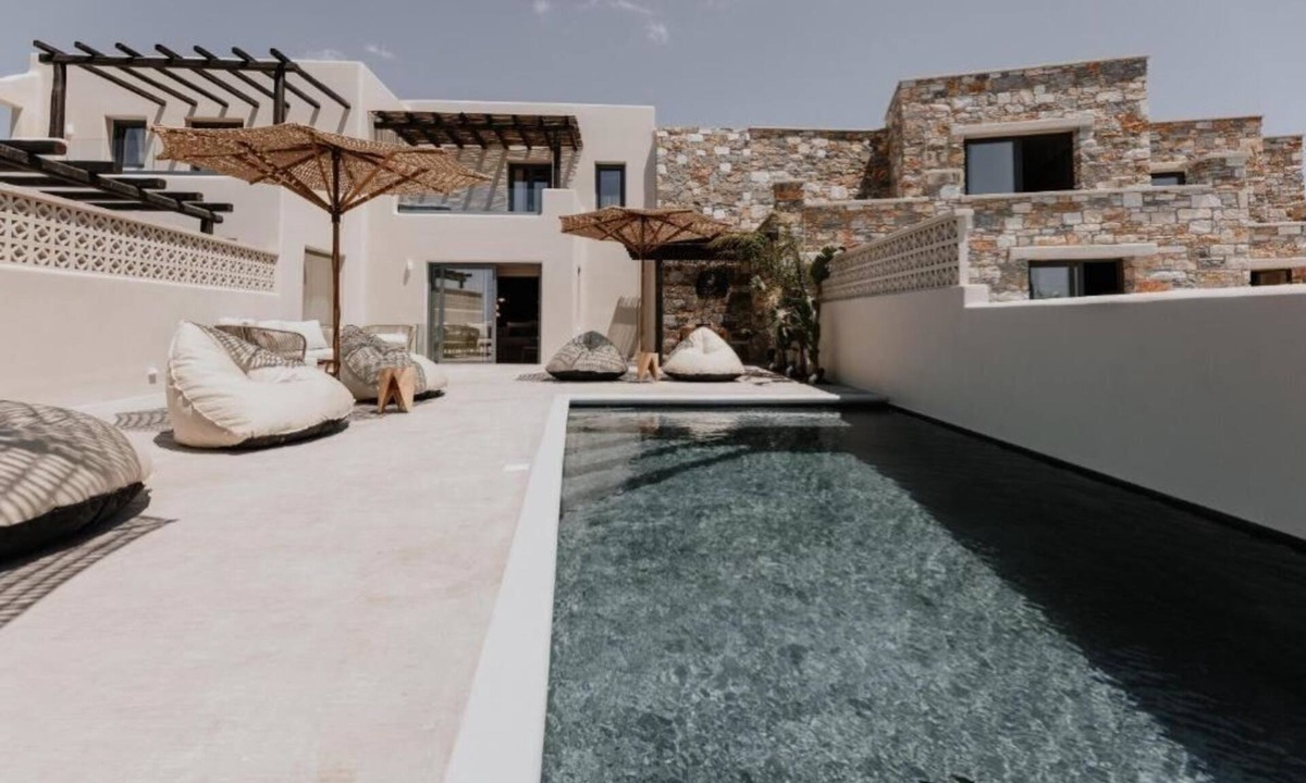 Plaka Villa | Prestige Villa With Private Pool & Jacuzzi