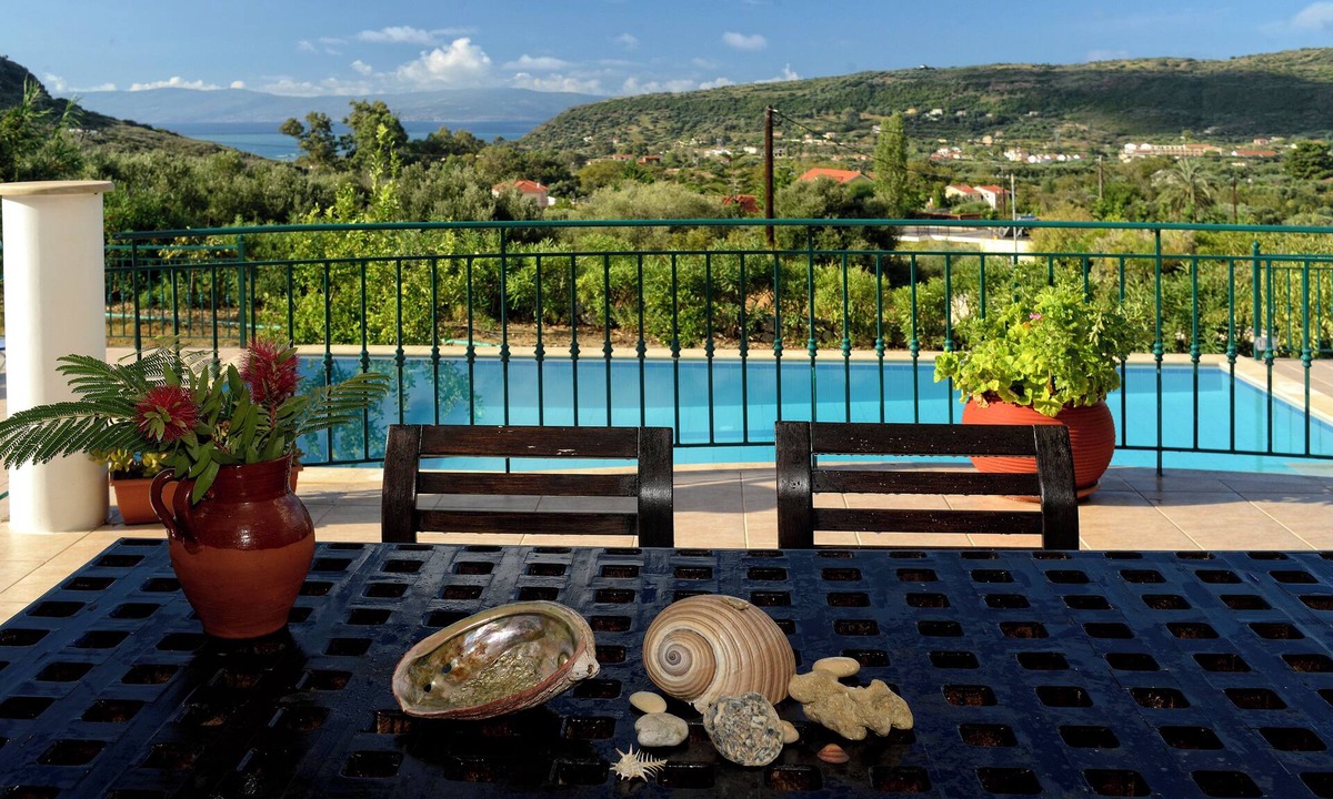 Kateleios Villa | Private Villa, 3 bedrooms/2 bathrooms in Katelios. Pool, gardens, BBQ