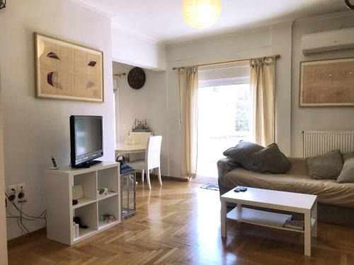 Ilisia Apartment | Quiet, central, on airport metro and bus line