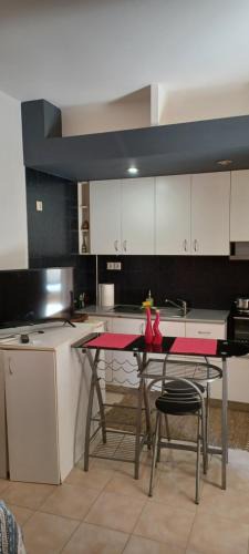 Nea Alikarnassos Apartment | Quiet studio near to the airport 1