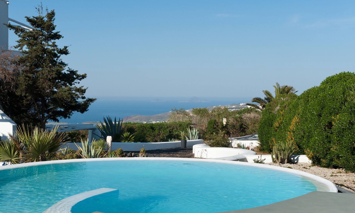 Santorini Villa | Saligari Villa with private pool & outdoor hot tub
