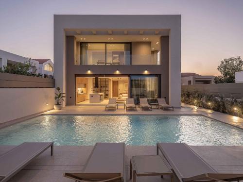 Daratsos Villa | Sancy Luxury Villa - 400m beach, "Heated" pool & Gym