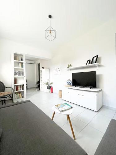 Daratsos Apartment | Sea Escape Boutique Apt-Near Agii Aposto li beach