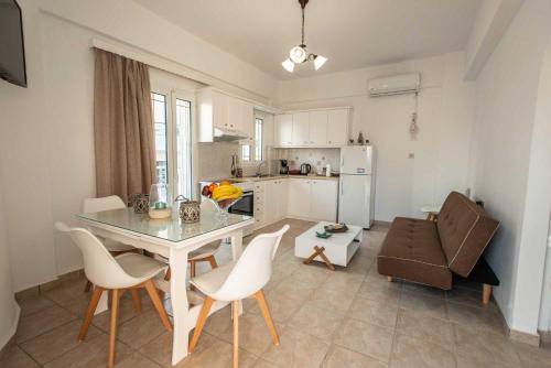 Kalamaki Apartment | Seafront Apartment Kalamaki