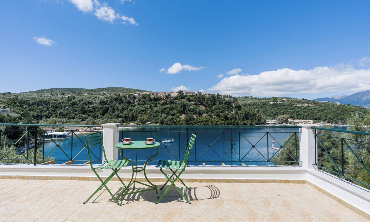 Meganisi Villa | Seafront plot villa, seaviews, p-pool, walk to beach - Villa Argiri, Meganisi