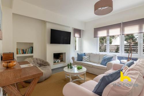 Nea Makri Apartment | Seaside Bliss Coastal Family Townhouse Getaway!