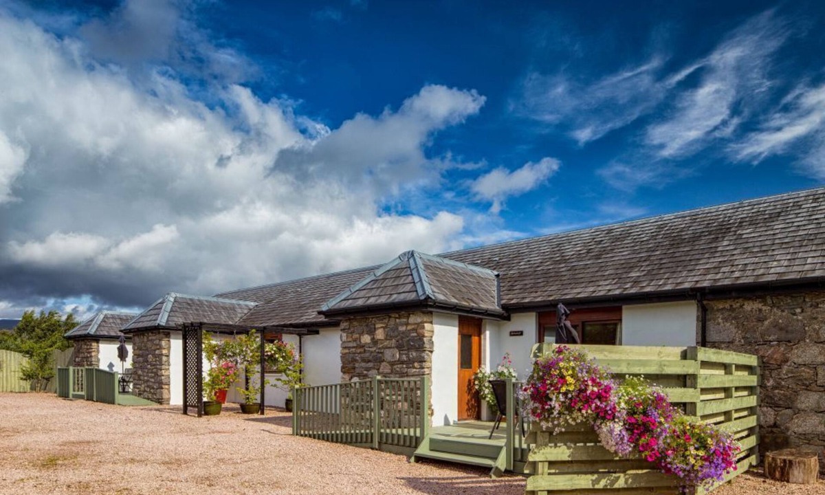 Kingussie Cottage | Secluded cottage in beautifully converted barn in the Cairngorms National Park