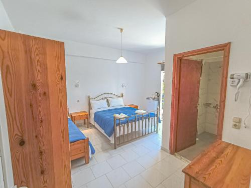 Sougia Apartment | Sougia Afrodite Rooms 1 with balcony