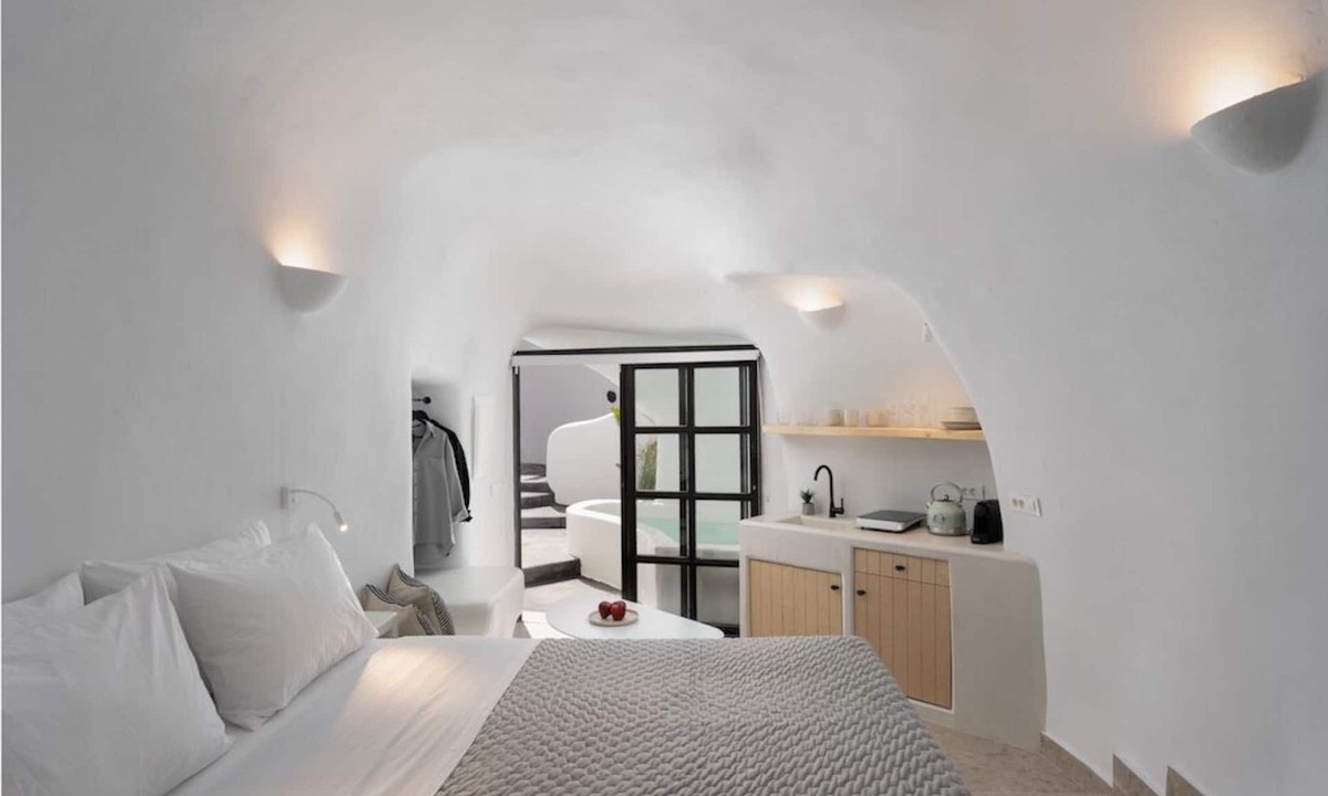 Megalochori Villa | Spio Cave Suite
