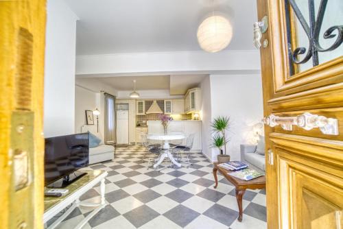 Paleopolis Apartment | Stylish and Cozy Home in Andros Town by Explore Andros