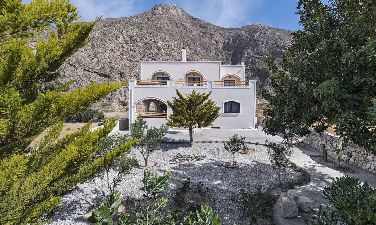 Perissa Villa | Summer House Collection - Villa Stella Luxury 3 Bedroom next to Black Sand Beach