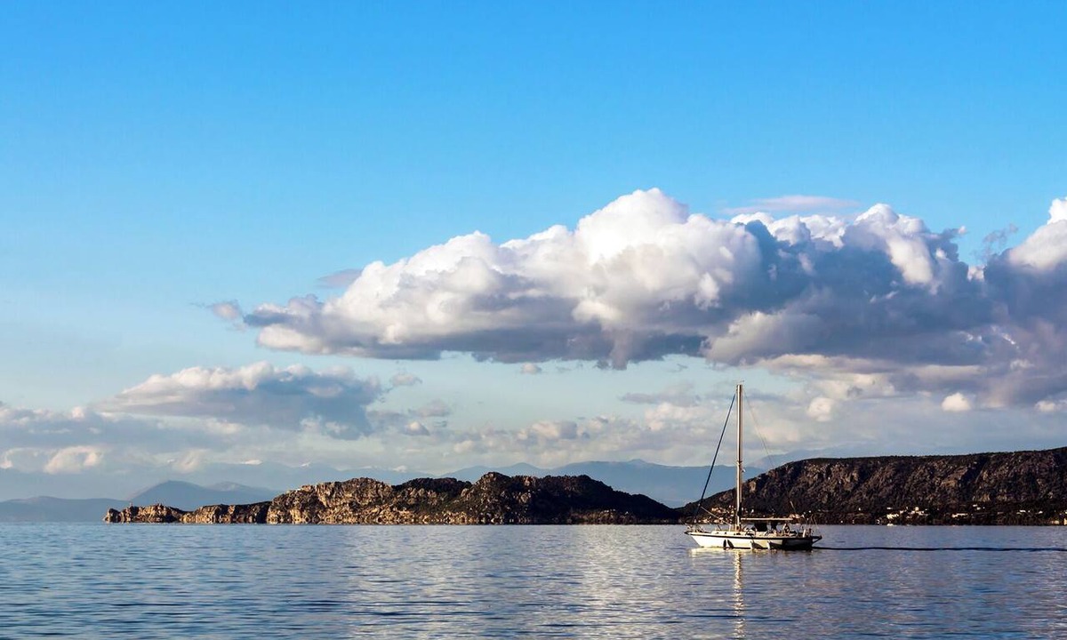 Kiato Boat Rental | Sun-Kissed Sailing Adventure in Peloponeso