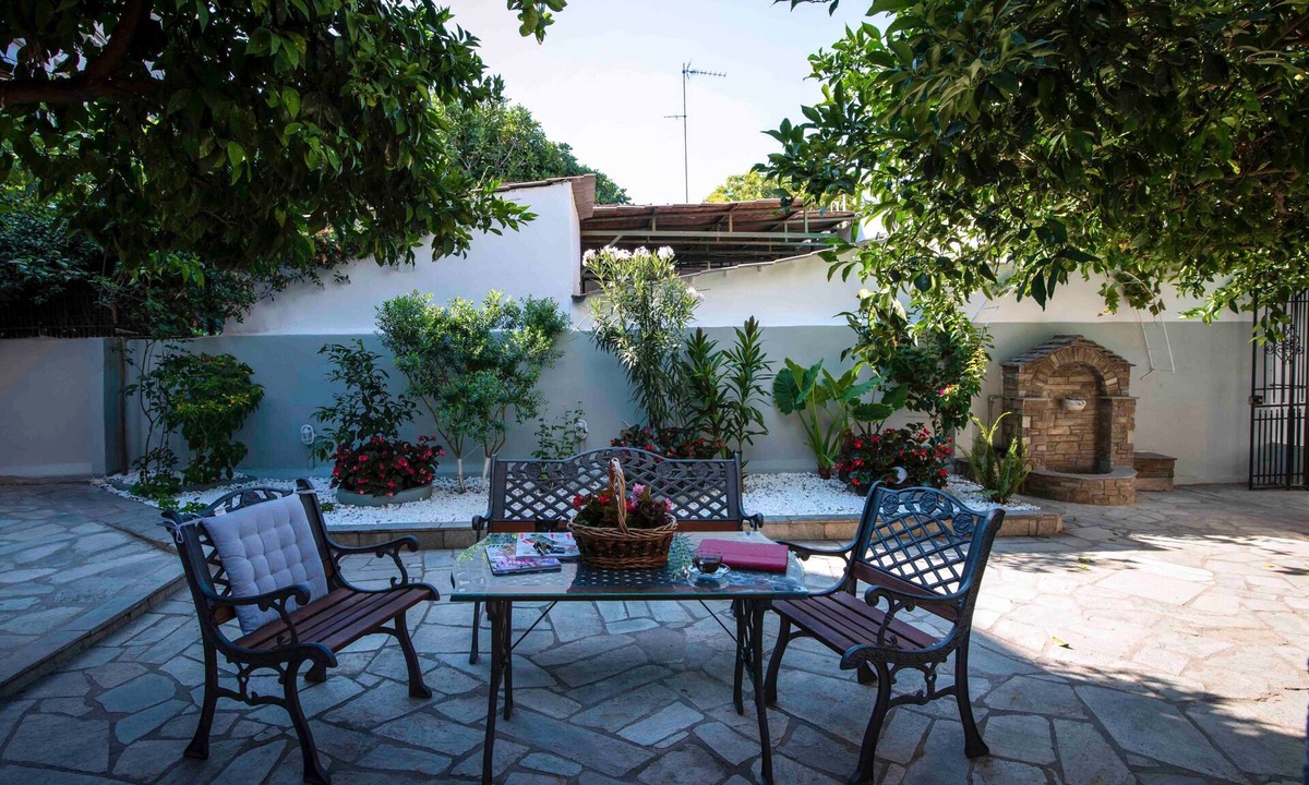 Volos City Centre Apartment | Sweet Home Country House with Private Terrace, Wi-Fi, and Air Conditioning