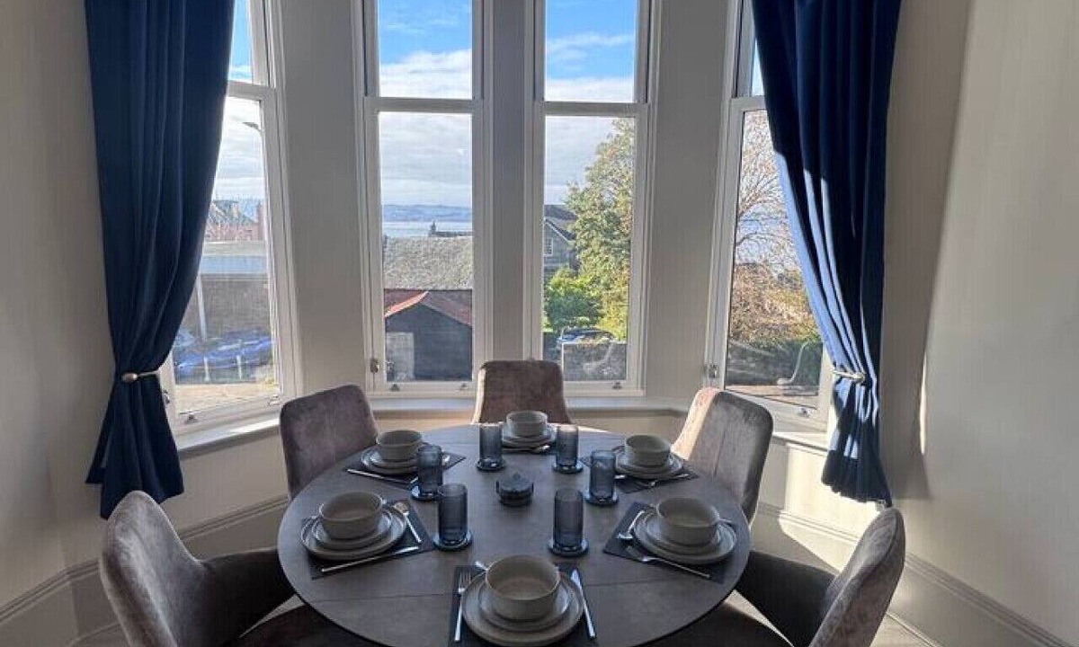 Helensburgh Apartment | Taobh na Mara - Macaulay Letting