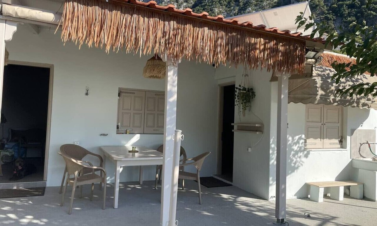 Sipiada House | Thapsa Beach House