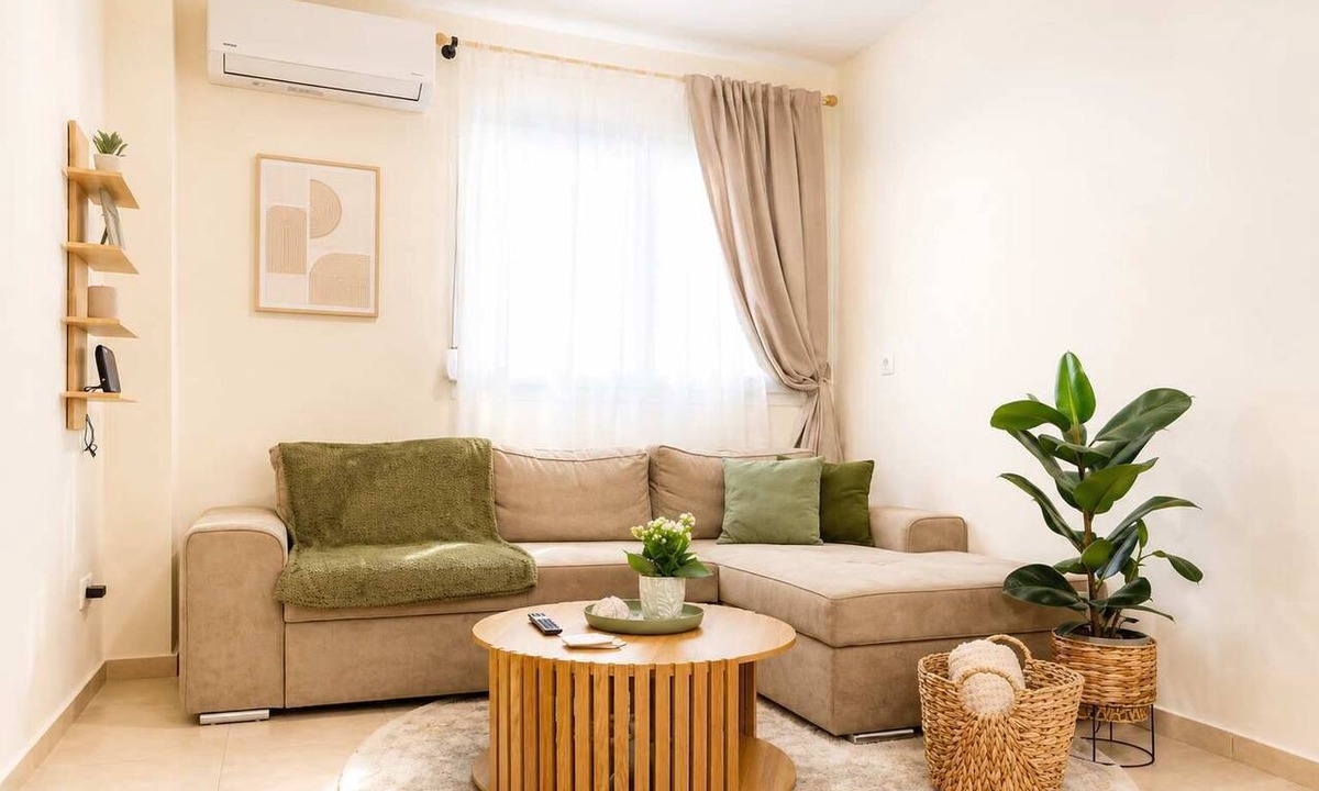 Stavroupoli Apartment | The PINE, Stylish Thessaloniki Stay & Priv Parking