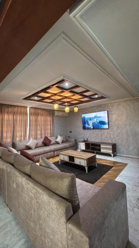 Ifrane Villa | Villa cedra centre ville hay Riad zéro six soixante-neuf soixante-huit 3828