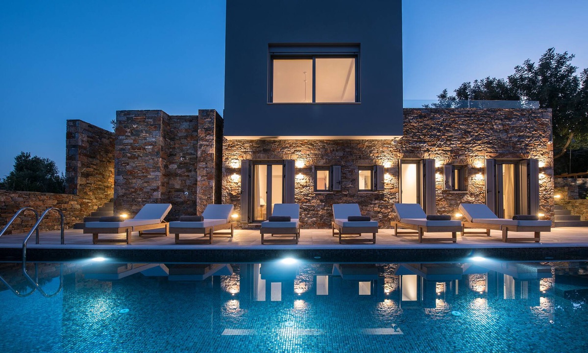 Agios Nikolaos Town Villa | Villa Hermione - Next to Havania Beach - sleeps 7