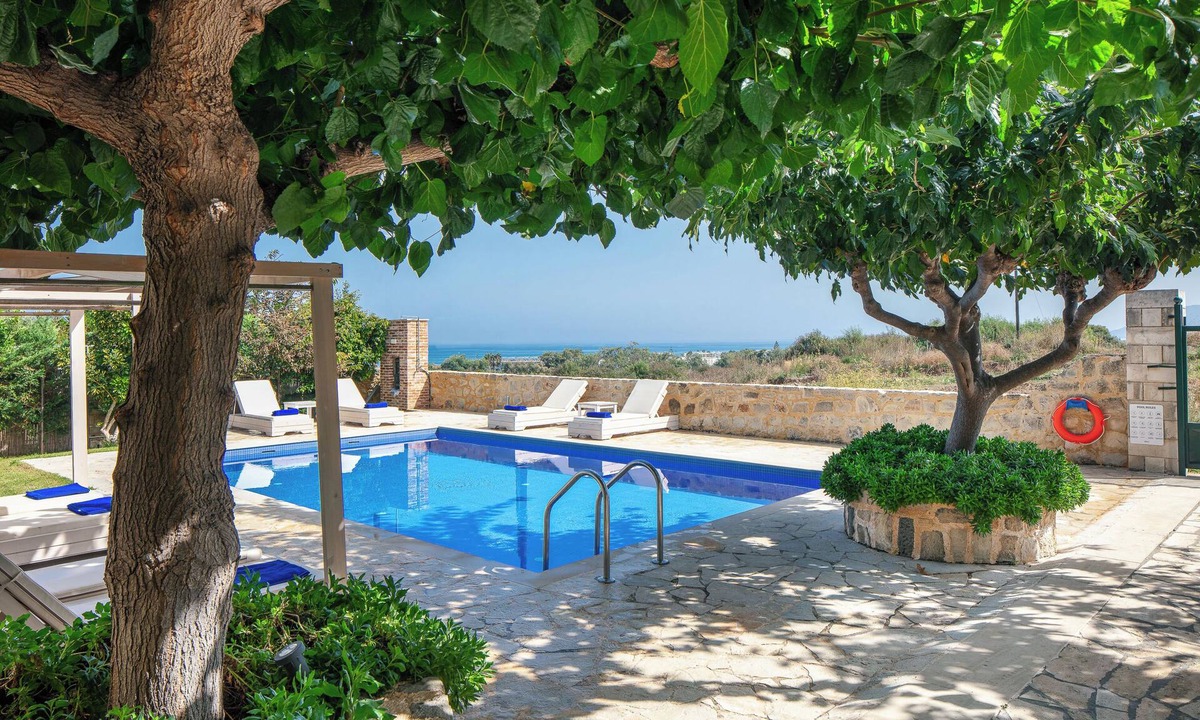 Asprouliani Villa | Villa Pinelopi - 350 meters away from sandy beach!