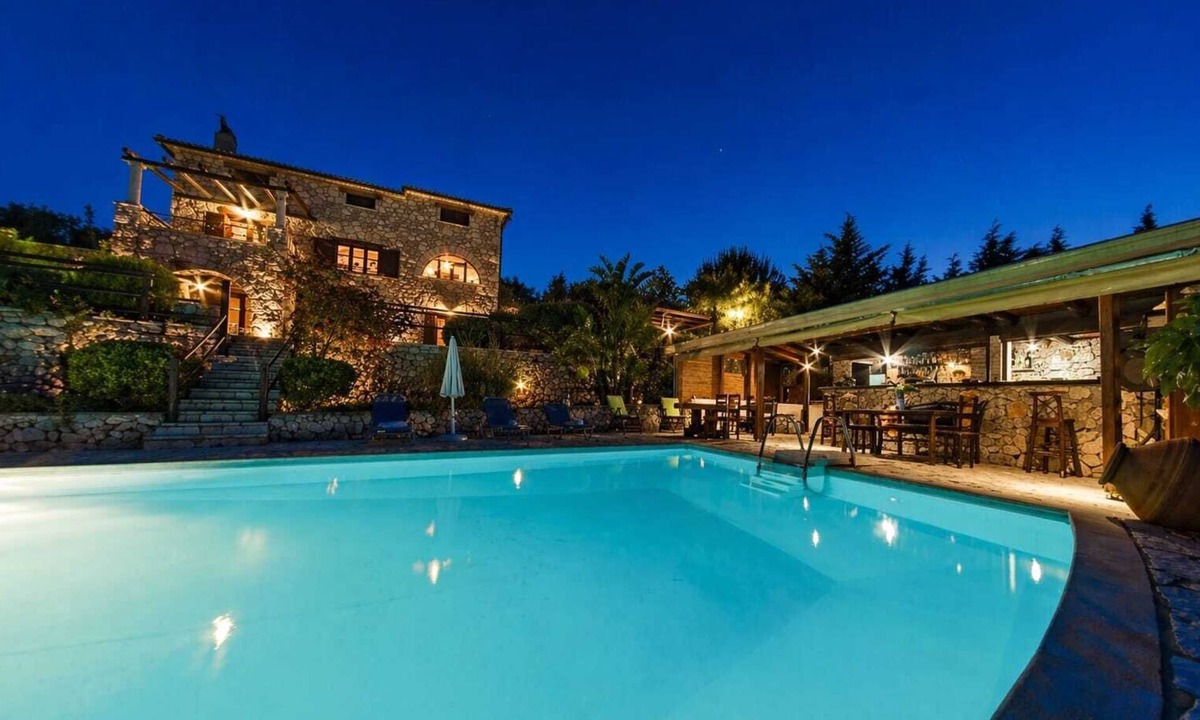 Skinaria Apartment | Villa Poseidon - Master Suite In Zante w/Pool