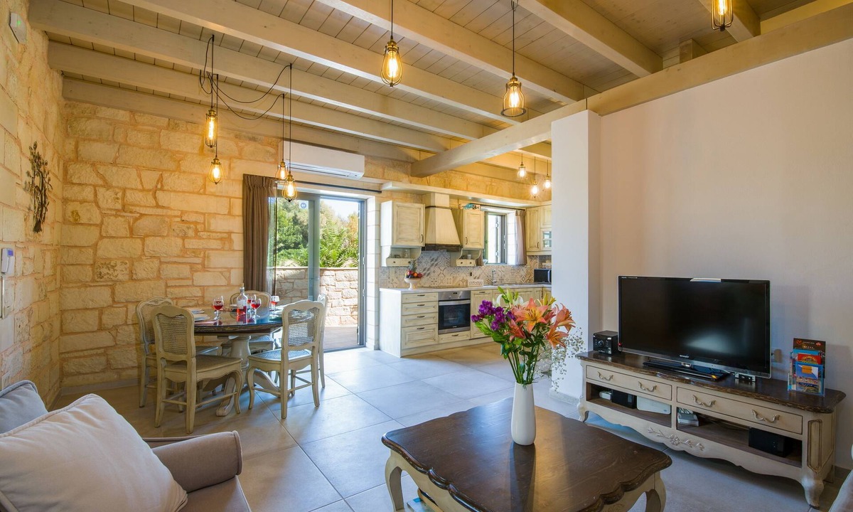 Kato Stalos Villa | Villa Sirocos, Private eco pool, near the beach