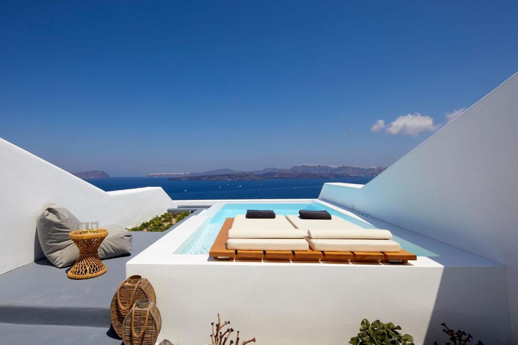 Akrotiri Villa | w Honagua Suite - Akrotiri - A Beautiful 1 Bedroom Suite with Heated Infinity Pool