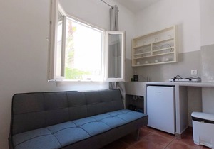 Deluxe 4-5 persons Studio 30 meters from Perissa Beach