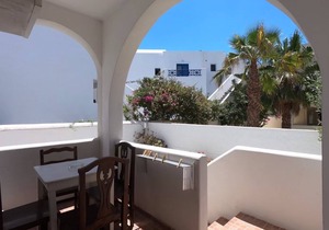 Deluxe 4-5 persons Studio 30 meters from Perissa Beach
