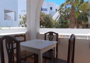 Deluxe 4-5 persons Studio 30 meters from Perissa Beach