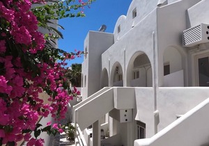 Deluxe 6 persons Maisonette 30 meters from Perissa Beach