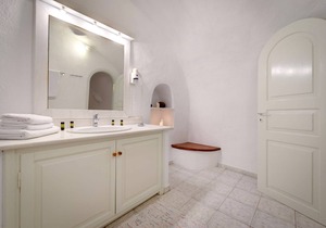 Deluxe Santorini Villa | Villa Classic | 1 Bedroom | Wonderful Sea Views | Oia