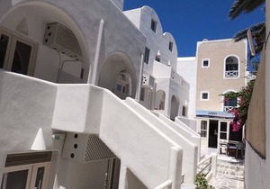 Economy 4 persons Studio 30 meters from Perissa Beach