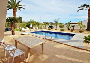Golondrina - panoramic hillside holiday house in Moraira in Moraira