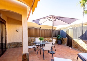 Homerez - Nice bungalow 1 km away from the beach for 5 ppl. with shared pool in Maspalomas